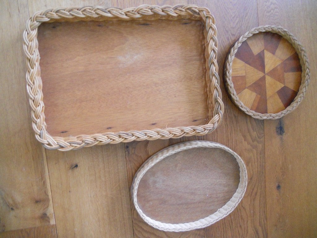 3 dienbladen hout met rieten rand jaren '70, Verzamelen, Ophalen, Huis en Inrichting