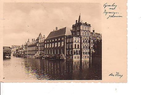 Ansichtkaart 	Den Haag	Vijverberg	met Regeringsgebouwen, Verzenden, 1920 tot 1940, Gelopen, Zuid-Holland