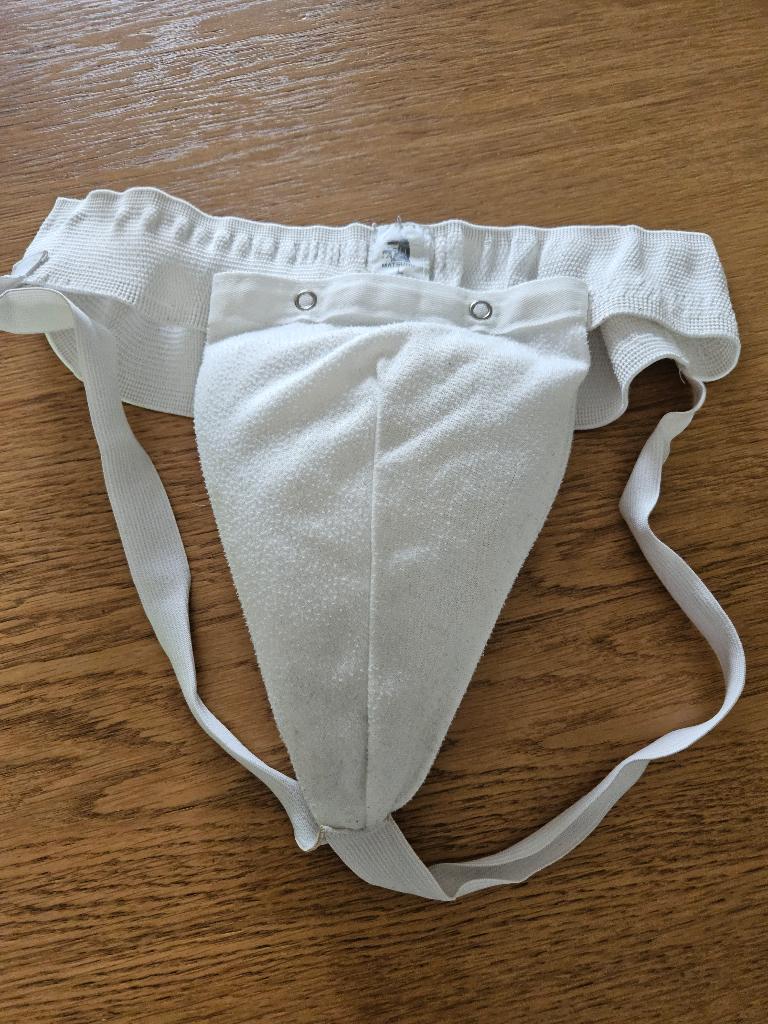 Te koop: Matsuru kruisbeschermer dames maat L, Sport en Fitness, Vechtsporten en Zelfverdediging, Maat XL, Ophalen of Verzenden