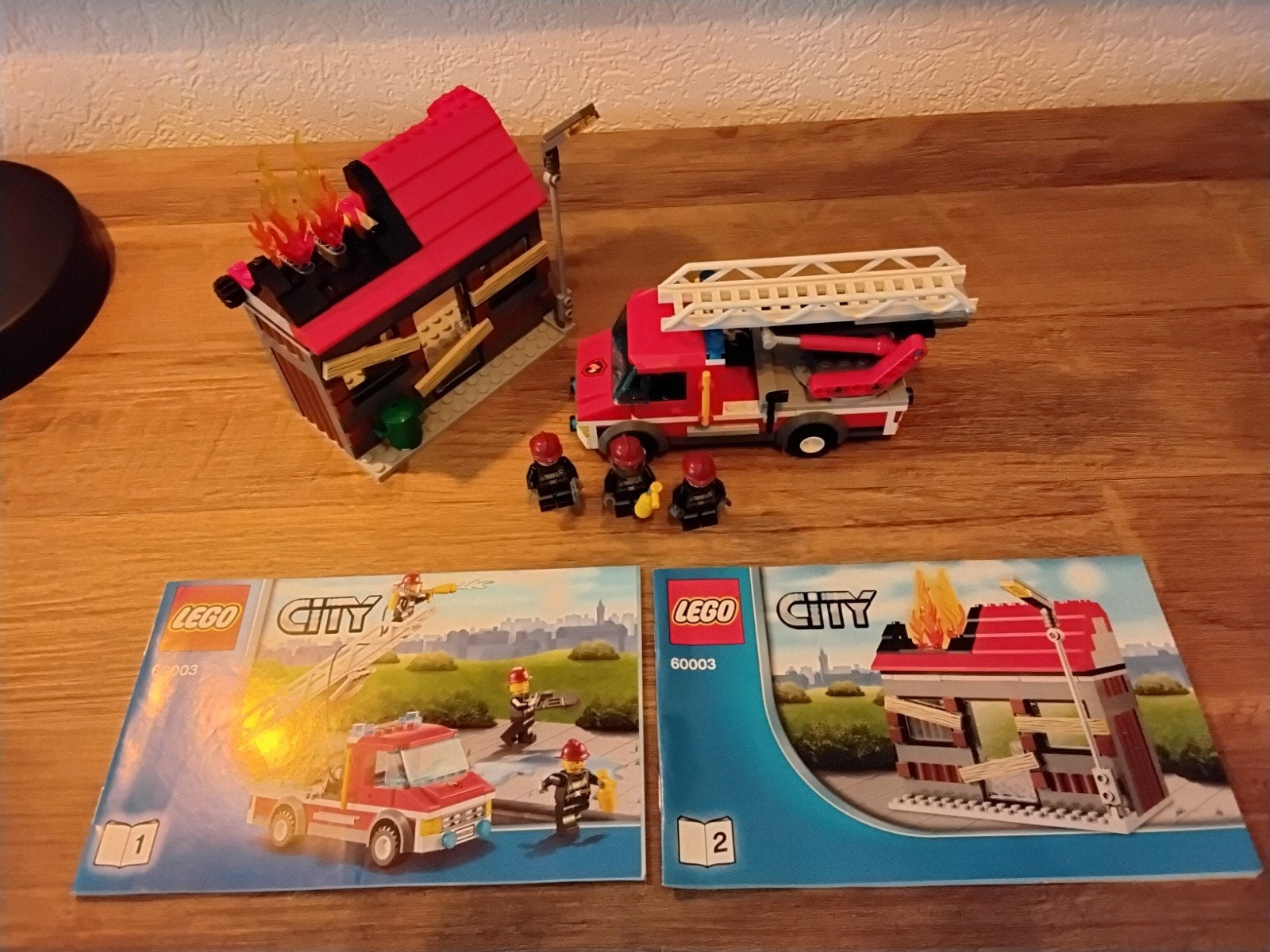 LEGO CITY Fire Emergency - 60003

compleet met boekjes zonde