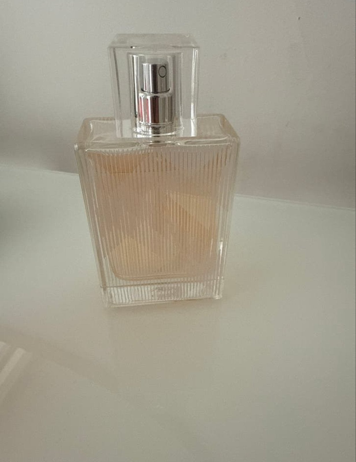 Stijlvolle burberry britt parfumfles, Sieraden, Tassen en Uiterlijk, Ophalen, Gebruikt