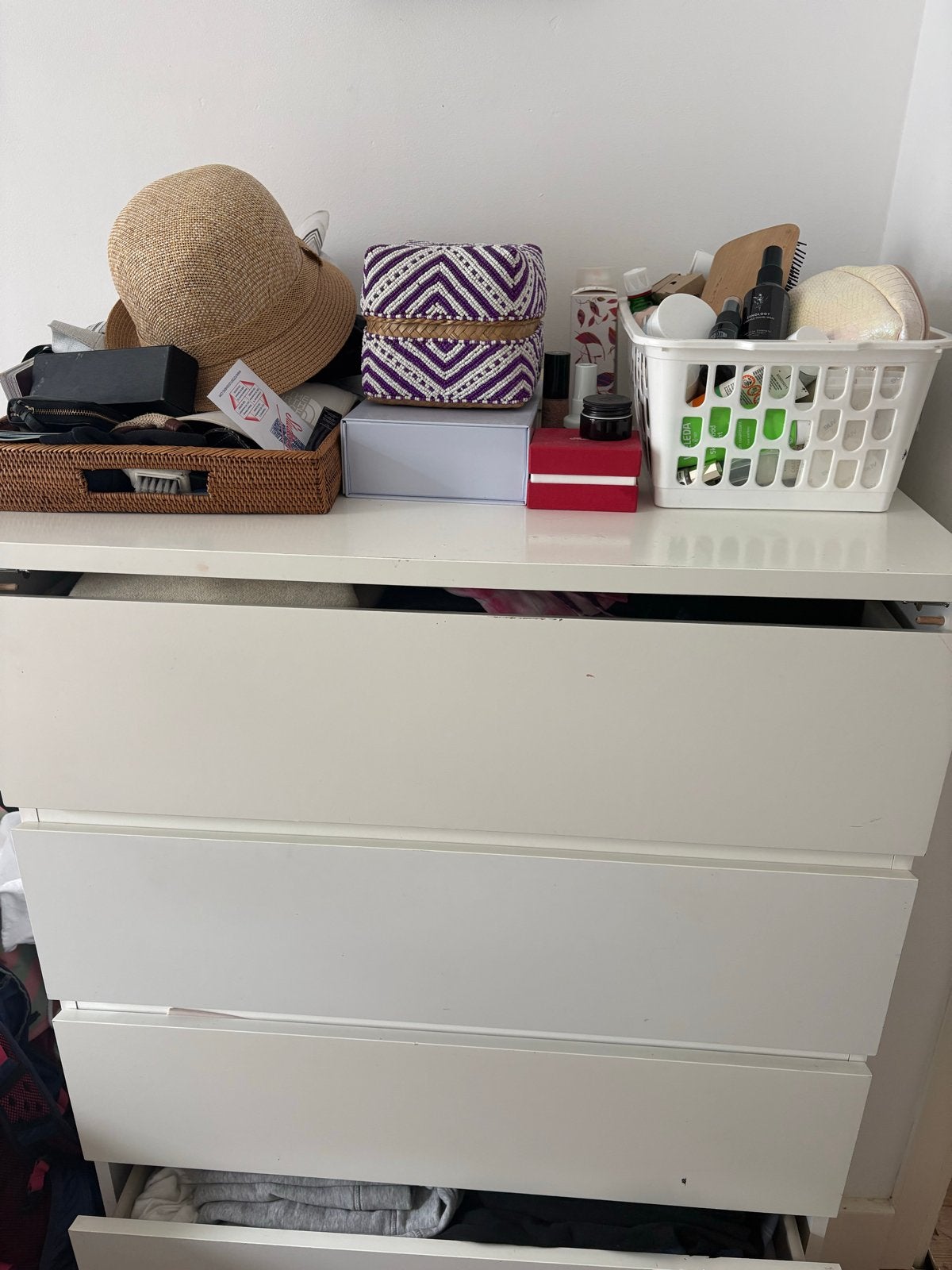 GRATIS IKEA Malm ladekast - Gebruikt, lade sluit niet goed, Huis en Inrichting, Kasten | Ladekasten, Ophalen, Gebruikt, 100 tot 150 cm