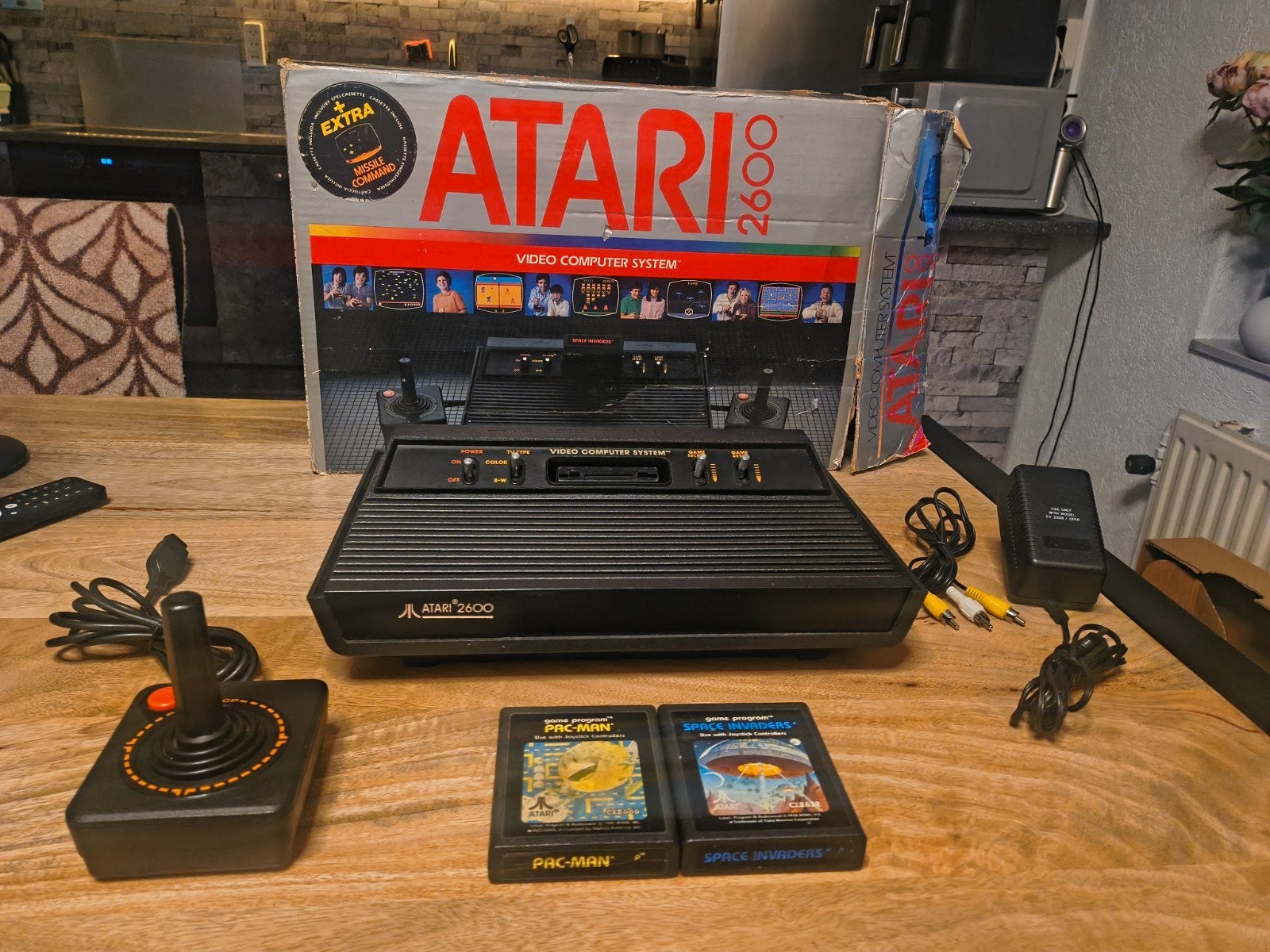 Atari 2600 met AVmod en 2 Games, Met games, Refurbished, Ophalen of Verzenden, Met 1 controller