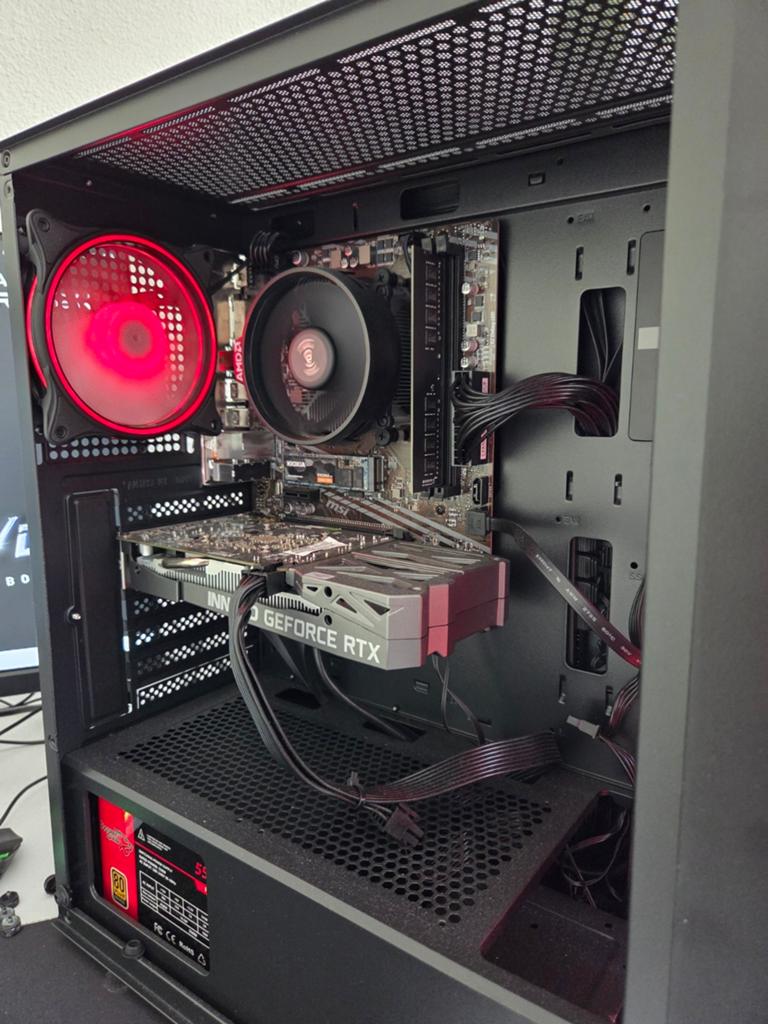 Gaming PC RTX 3050 | Ryzen 5 5500 | 16GB RAM | SSD | Windows, Computers en Software, Servers, Ophalen of Verzenden, Zo goed als nieuw