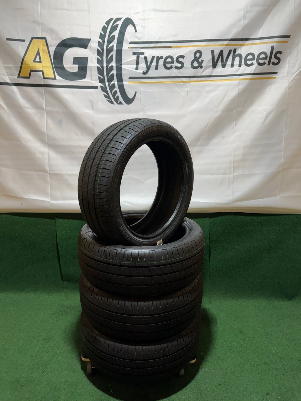 4x 205 45 R17 88V Goodyear Efficientgrip Performance Nieuw, Nieuw, 17 inch, Band(en), Personenwagen