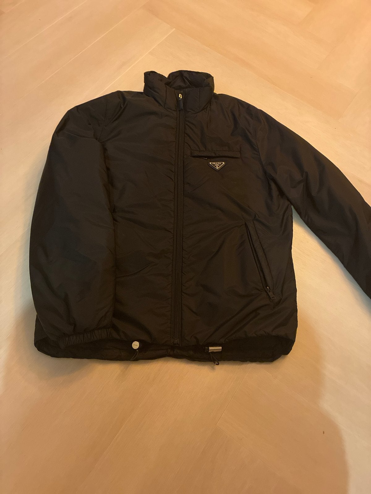 Prada Re-Nylon Puffer Jacket Zwart, Ophalen, Zo goed als nieuw, Maat 52/54 (L), Zwart
