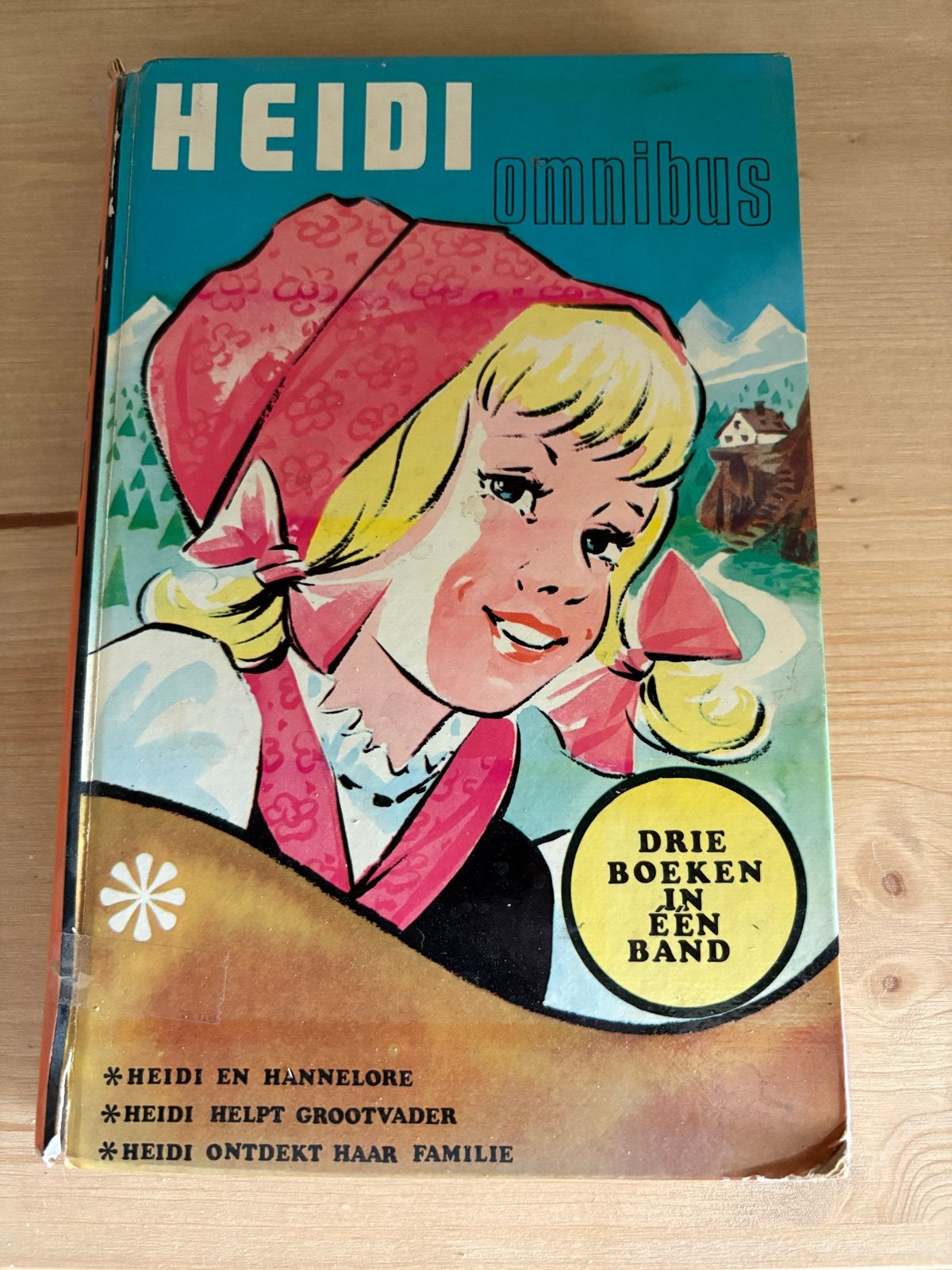 Heidi Omnibus - Drie boeken in één band (Johanna Spyri), Boeken, Ophalen of Verzenden, Gelezen, Fictie algemeen