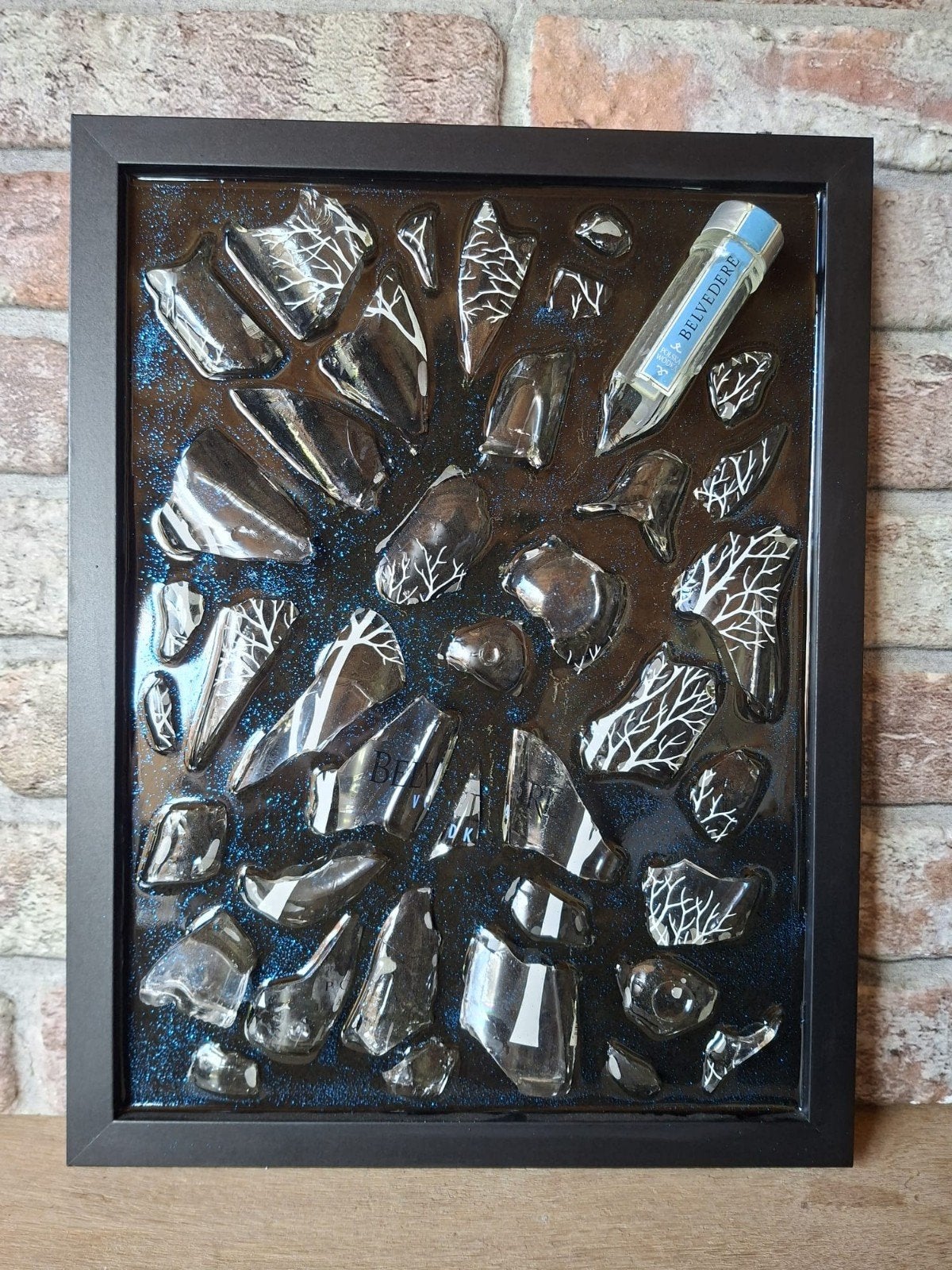 Belvedere fles verwerkt in een lijst 43x33 met Epoxy, Ophalen of Verzenden, Nieuw