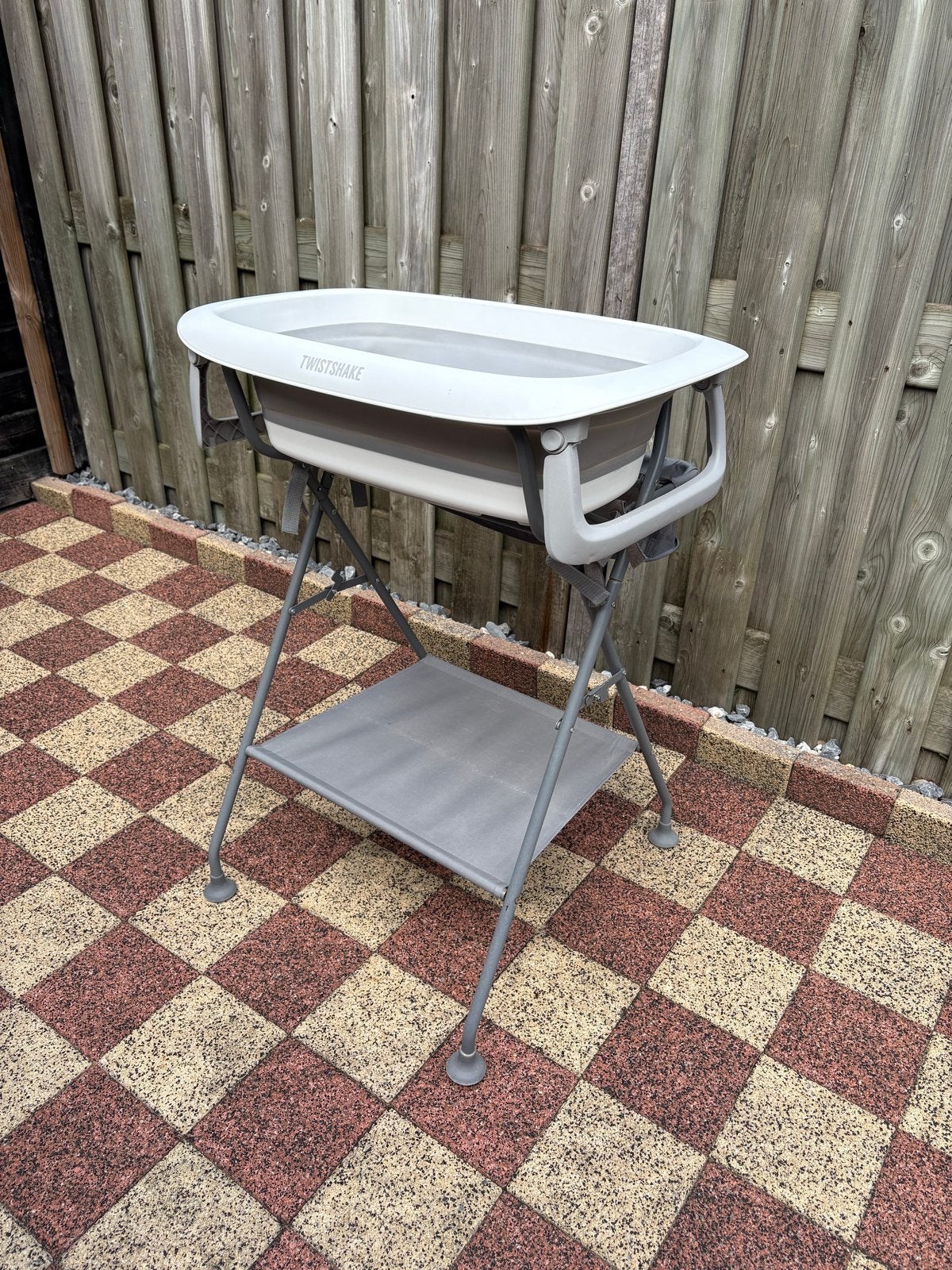Twistshake opvouwbaar babybadje met standaard, Kinderen en Baby's, Badjes en Verzorging, Zo goed als nieuw, Badje, Standaard, Ophalen