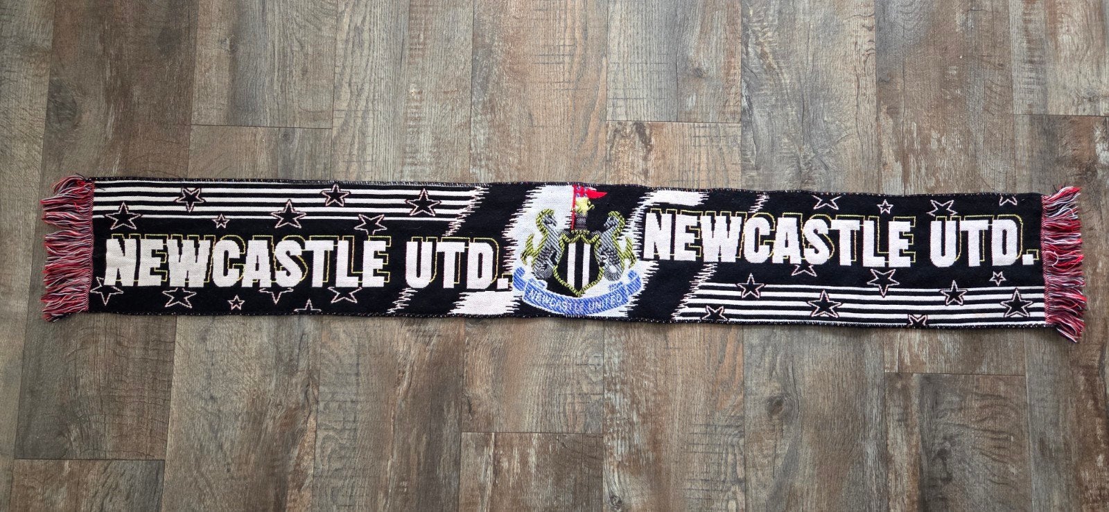 Sjaal Newcastle United, Ophalen of Verzenden, Zo goed als nieuw, Buitenlandse clubs, Vaantje of Sjaal