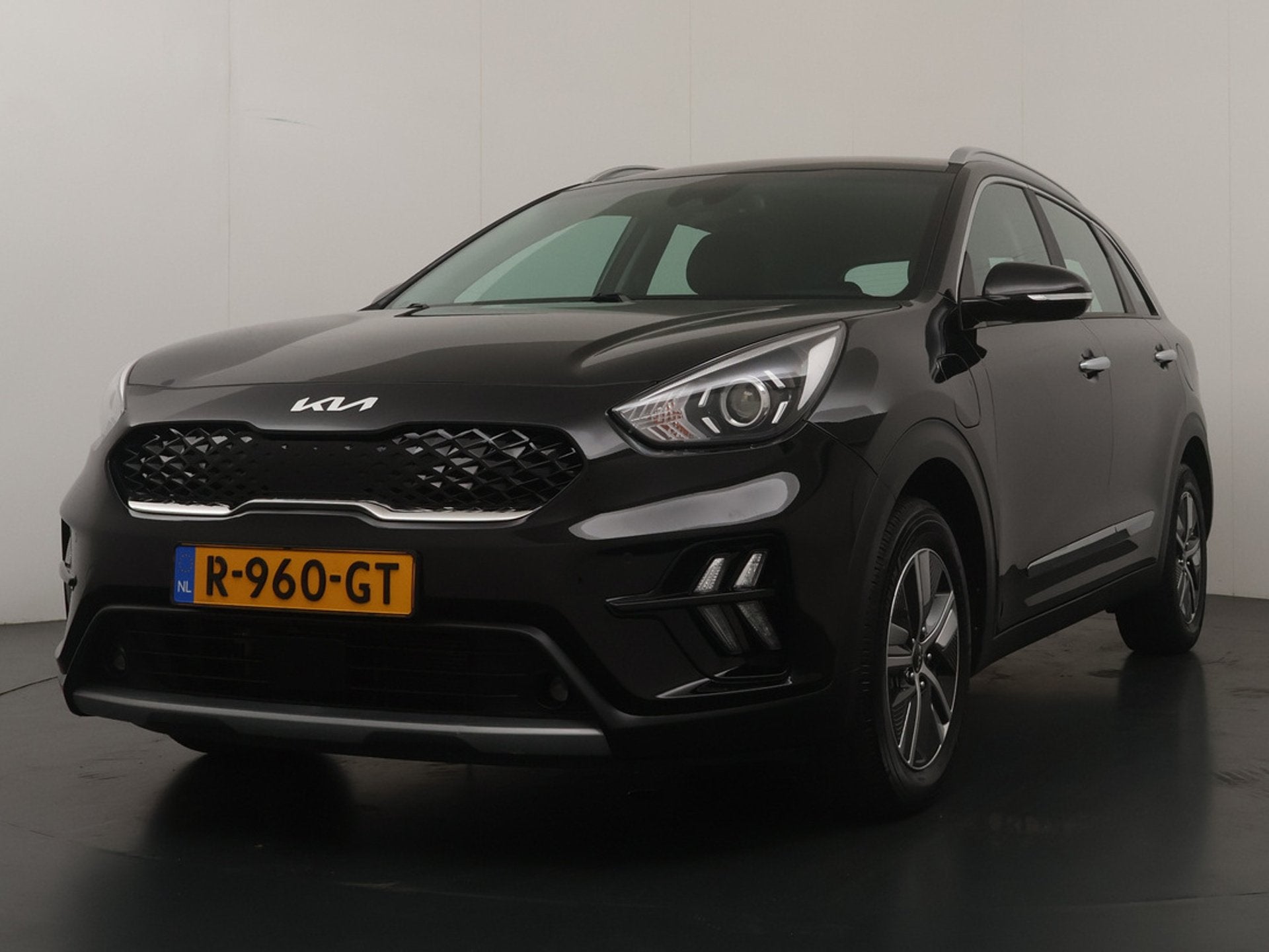 Kia Niro 1.6 GDi PHEV DynamicLine - Navigatie - achteruitrij, Auto's, 77 km/l, Gebruikt, Leder en Stof, SUV of Terreinwagen