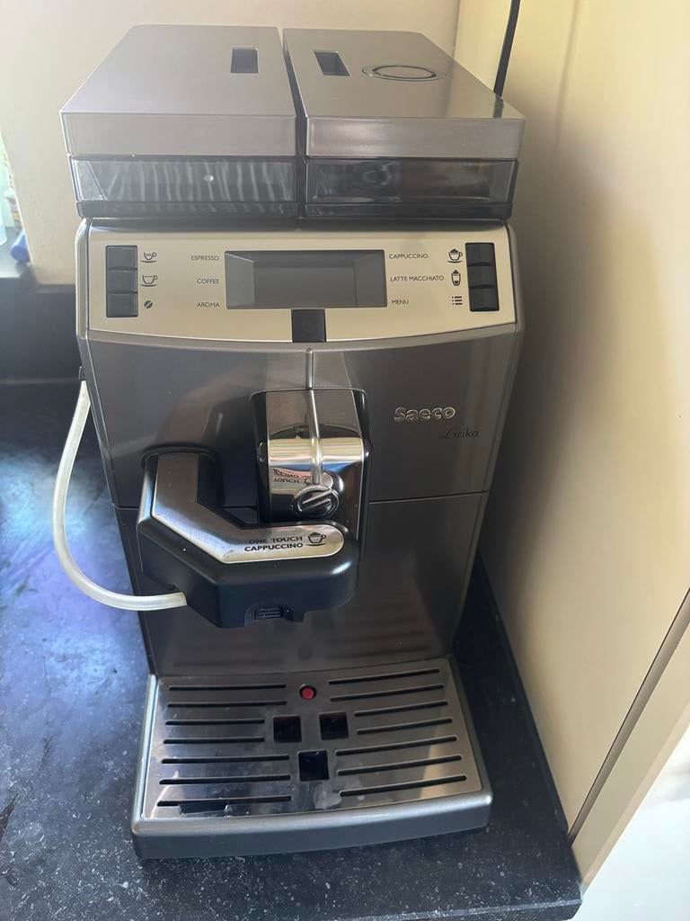 Saeco Lirika koffiemachine, Witgoed en Apparatuur, Koffiezetapparaten, Ophalen, Afneembaar waterreservoir, Gebruikt, Koffiemachine