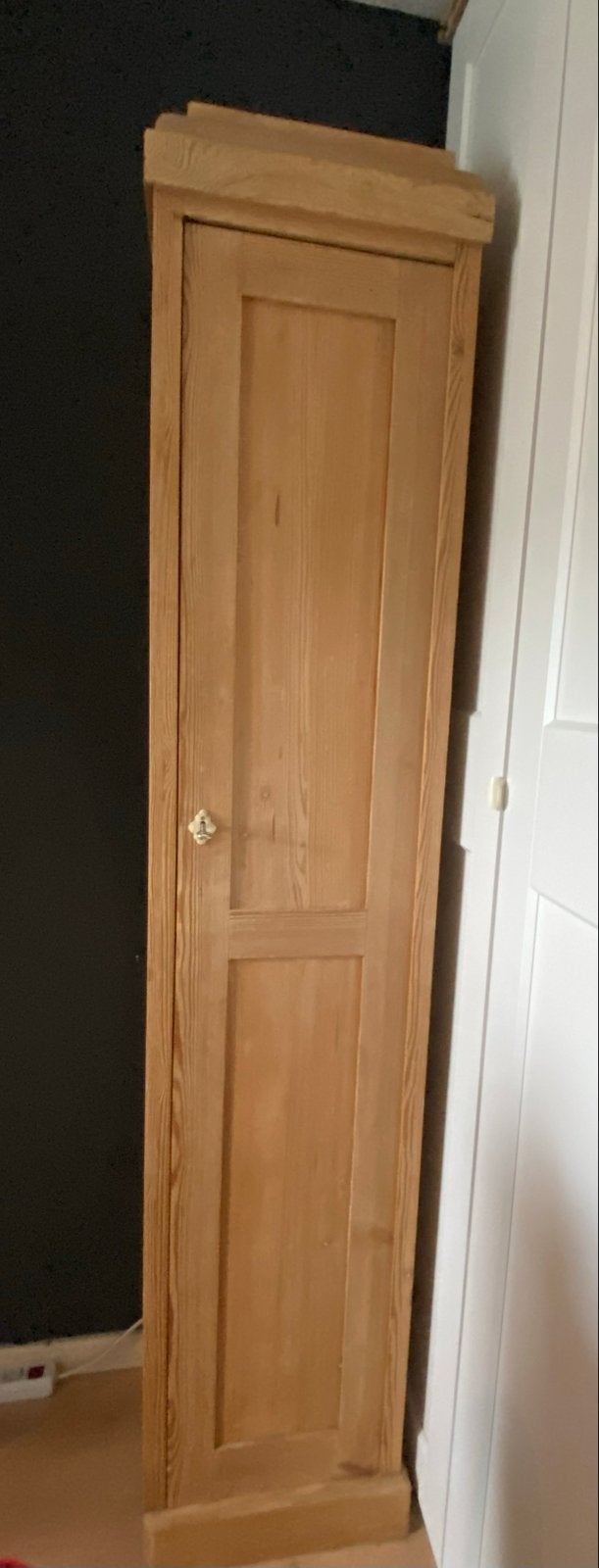 Smalle grenen houten kast - 42x40x201 cm, Ophalen, Gebruikt