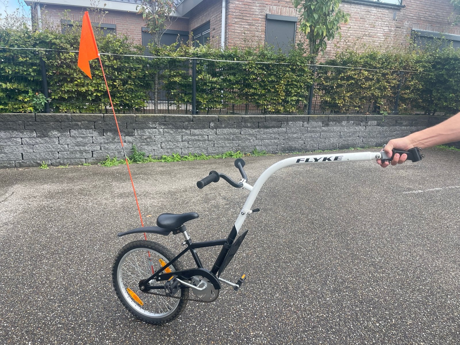 Kinderfietsje met trekstang (aanhangerfiets), Ophalen of Verzenden, Gebruikt, Terugtraprem, 16 tot 20 inch
