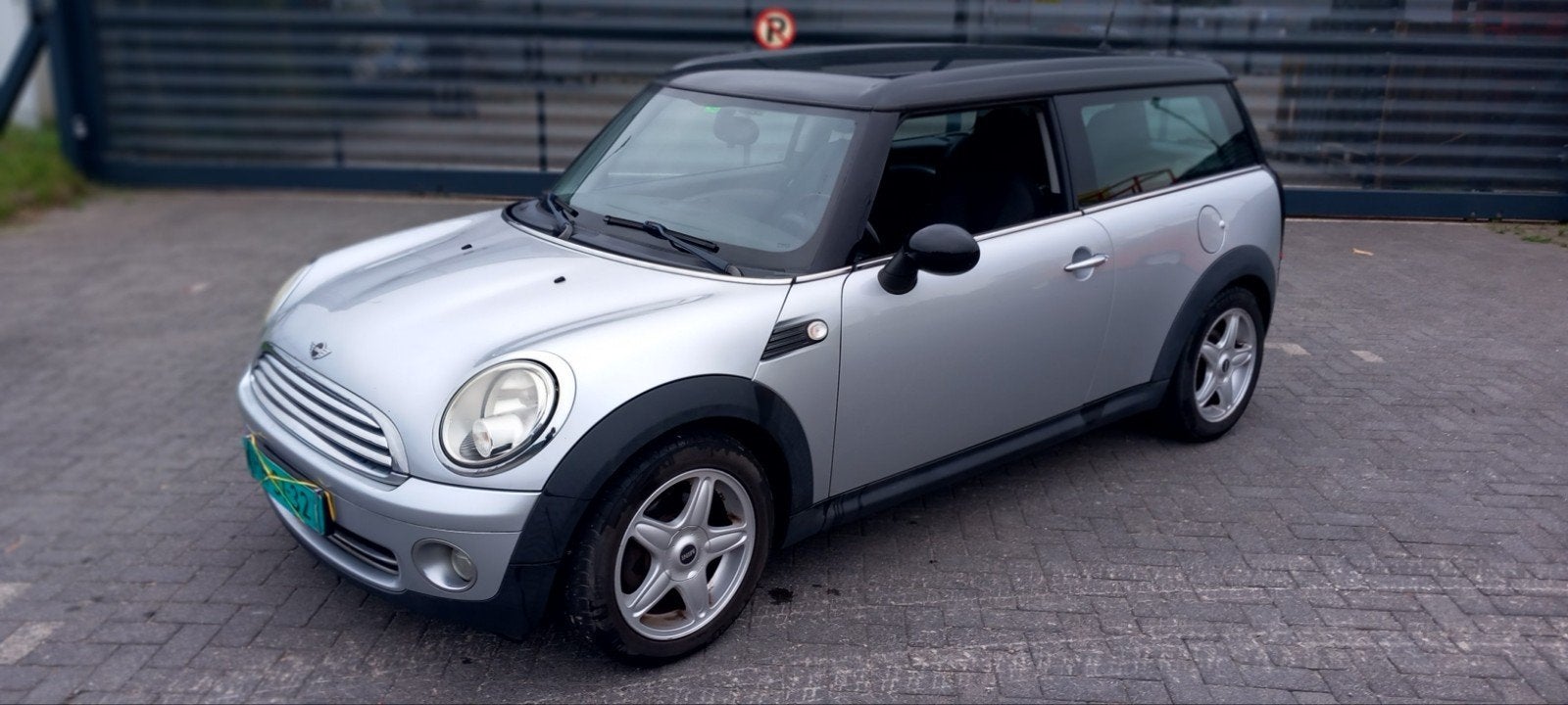 Mini Clubman 1.6 16V Cooper 2008 NIEUWE KOPPELING! NIEUW APK, Auto's, Voorwielaandrijving, Stof, 4 cilinders, 4 stoelen