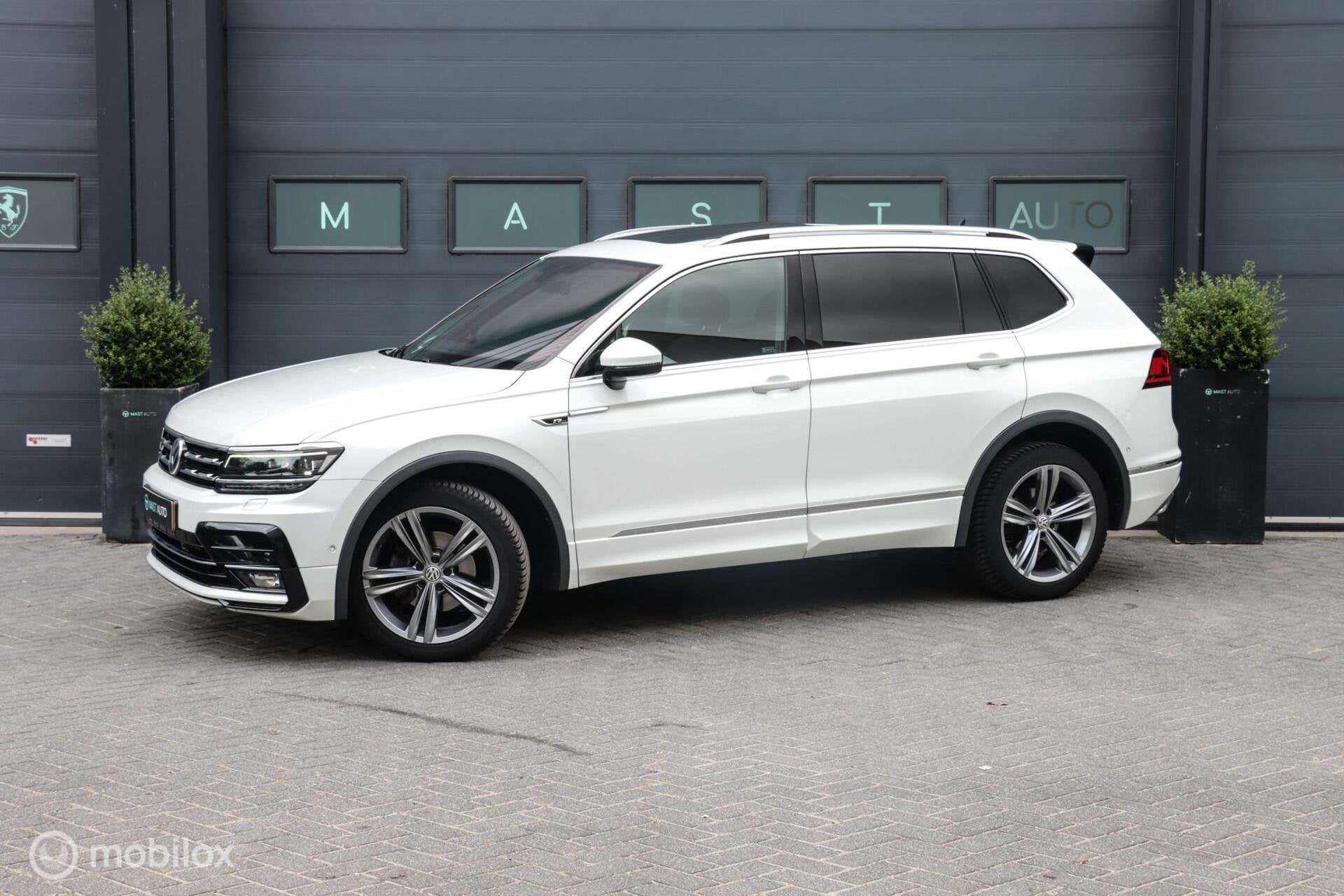 Volkswagen Tiguan Allspace 1.5 TSI Highline|R-Line|Pano|Came, Auto's, 15 km/l, 150 pk, Alcantara, Wit
