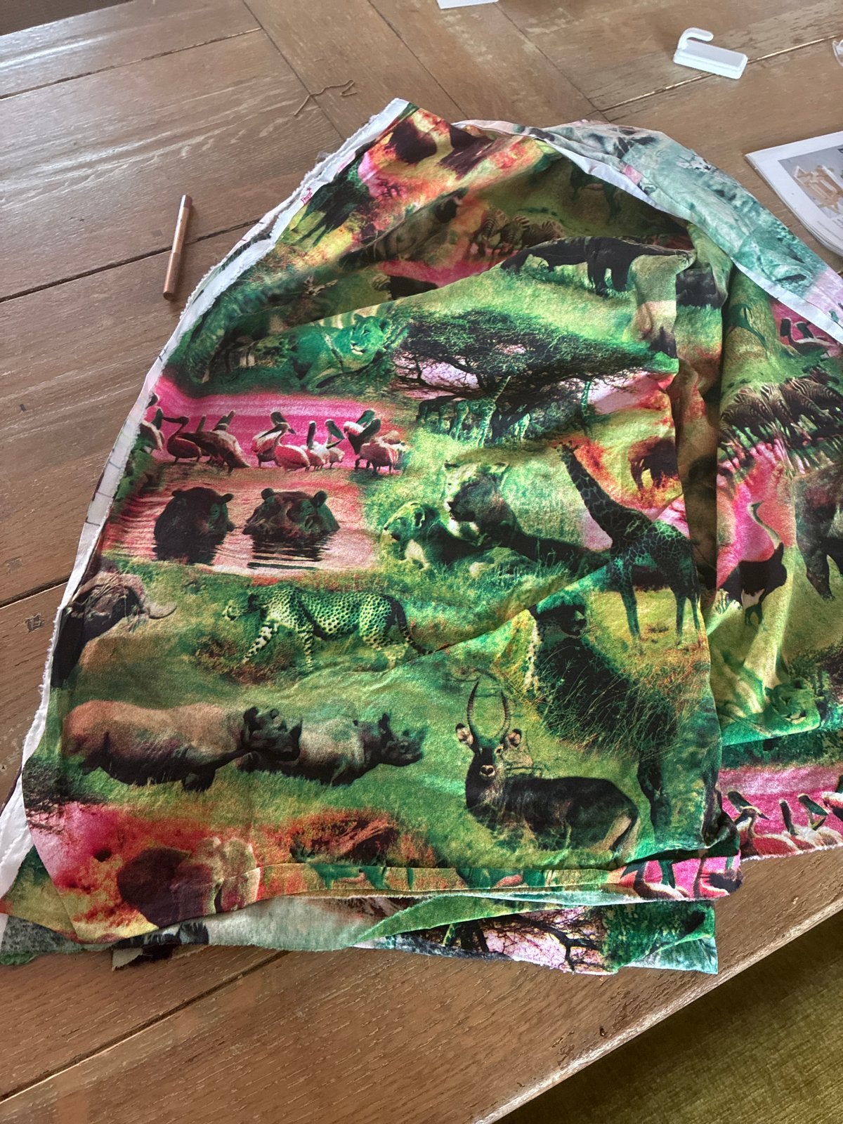 Lap stof met dierenprint - 1 meter, Overige materialen, Meerkleurig, Nieuw, Ophalen of Verzenden