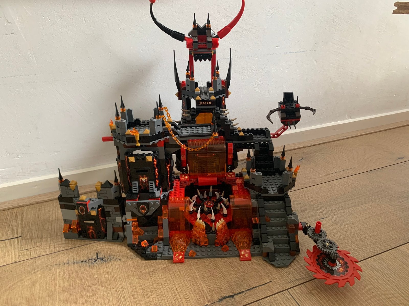 Jestro’s vulcano lair, Overige thema's, Lego, Ophalen of Verzenden, Zo goed als nieuw