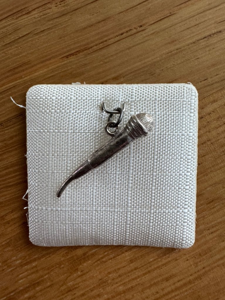 Zilveren microfoon hanger, Ophalen of Verzenden, Zo goed als nieuw, Zilver, Zilver