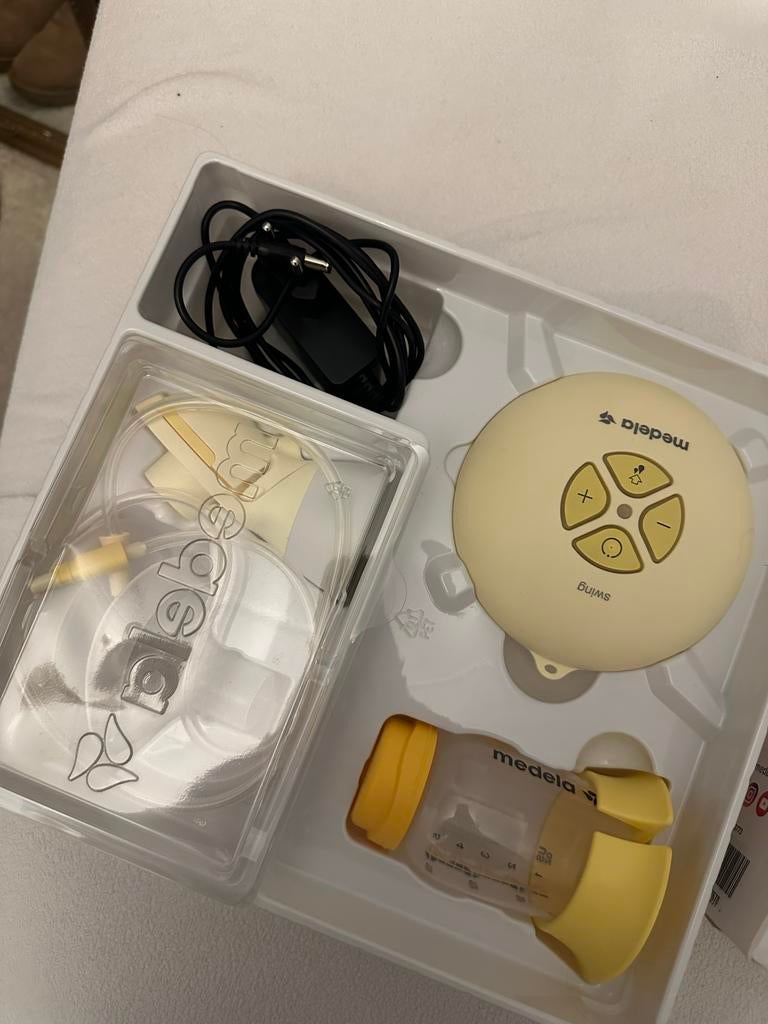 Medela Swing Flex enkele elektrische borstkolf, Ophalen of Verzenden, Zo goed als nieuw, Borstkolf