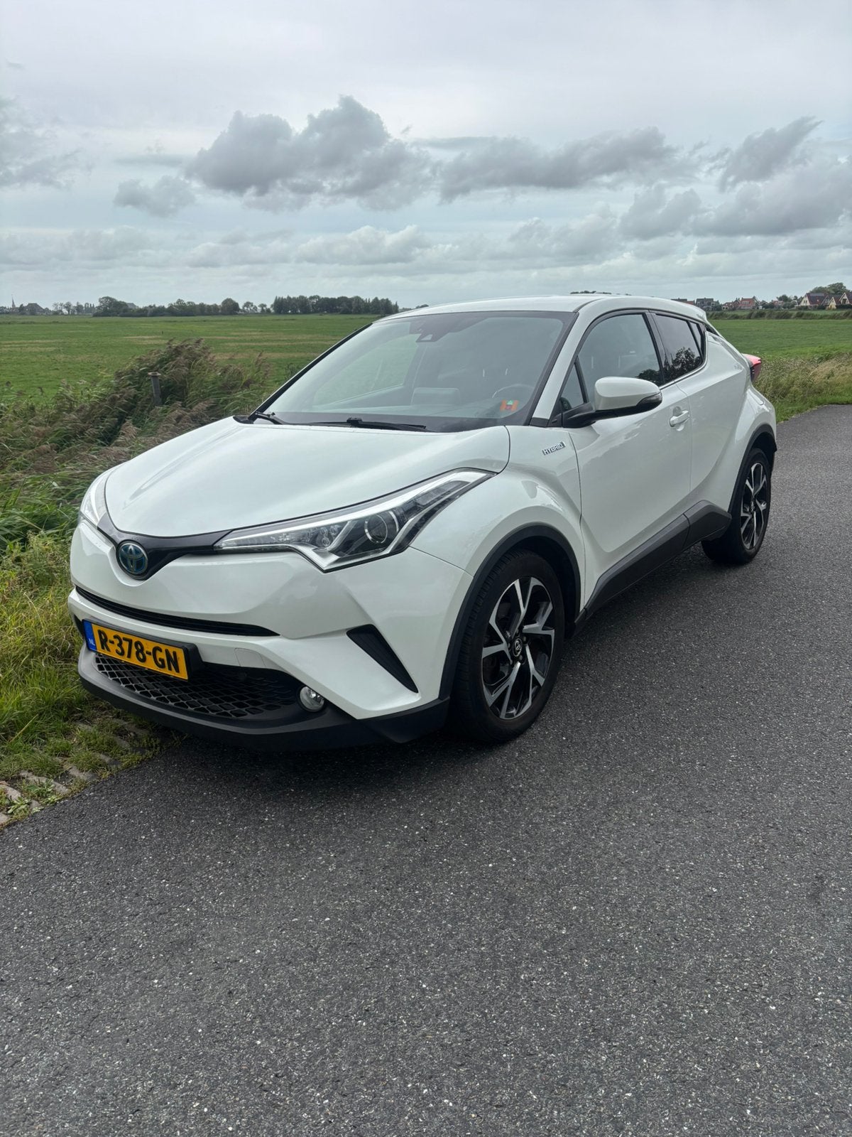 Toyota C-HR 1.8 Hybrid 122pk CVT 2018 Wit, 725 kg, 4 cilinders, Wit, 98 pk