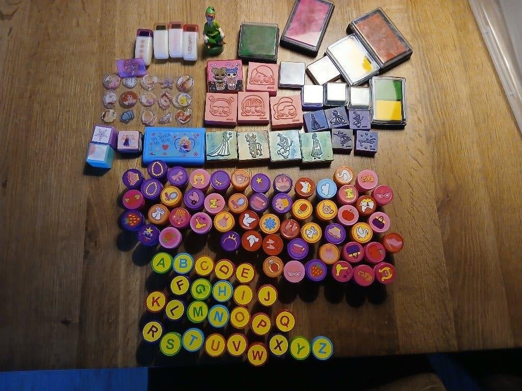 Heel veel stempels, Hobby en Vrije tijd, Stempelen, Ophalen of Verzenden, Gebruikt, Houten stempel