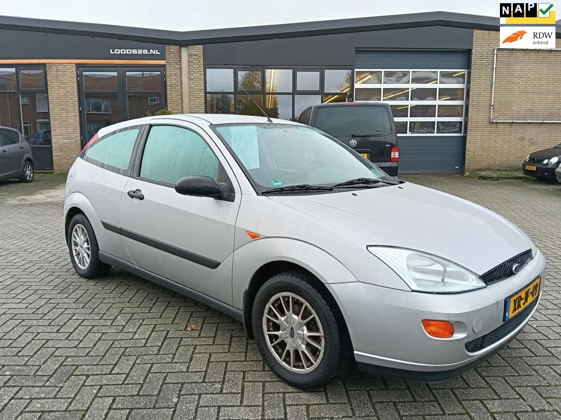 Ford Focus 1.4-16V Trend met nieuwe Apk, Auto's, 15 km/l, Gebruikt, Zwart, Elektrische ramen