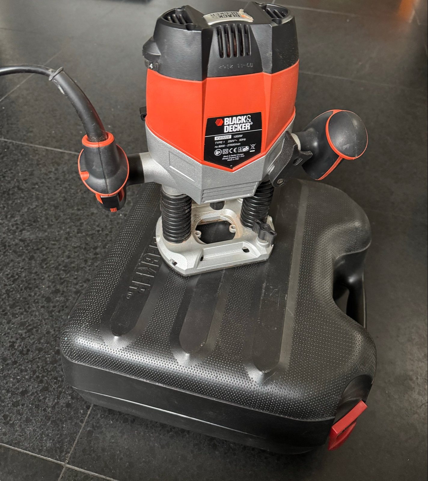 Black & Decker KW900E bovenfrees, Ophalen of Verzenden, Zo goed als nieuw, Elektrisch, Bovenfrees