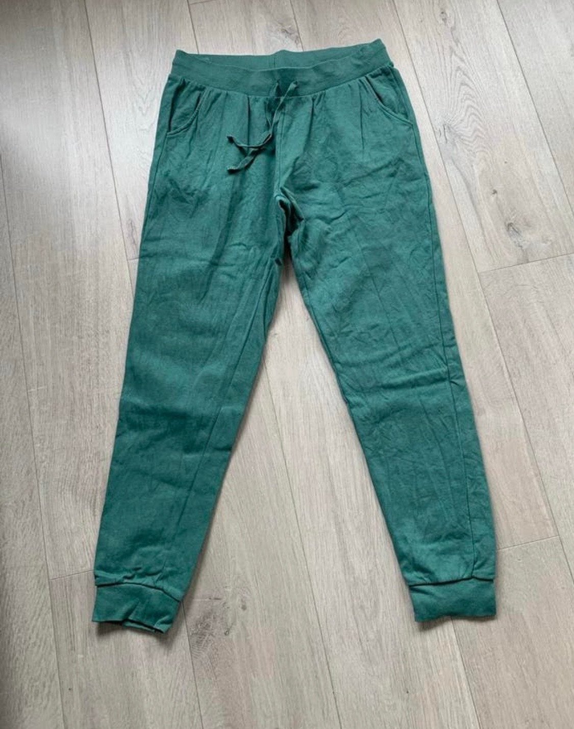 Groene joggingbroek HEMA - Maat M - Zo goed als nieuw, Ophalen of Verzenden, Zo goed als nieuw, Maat 38/40 (M), Groen