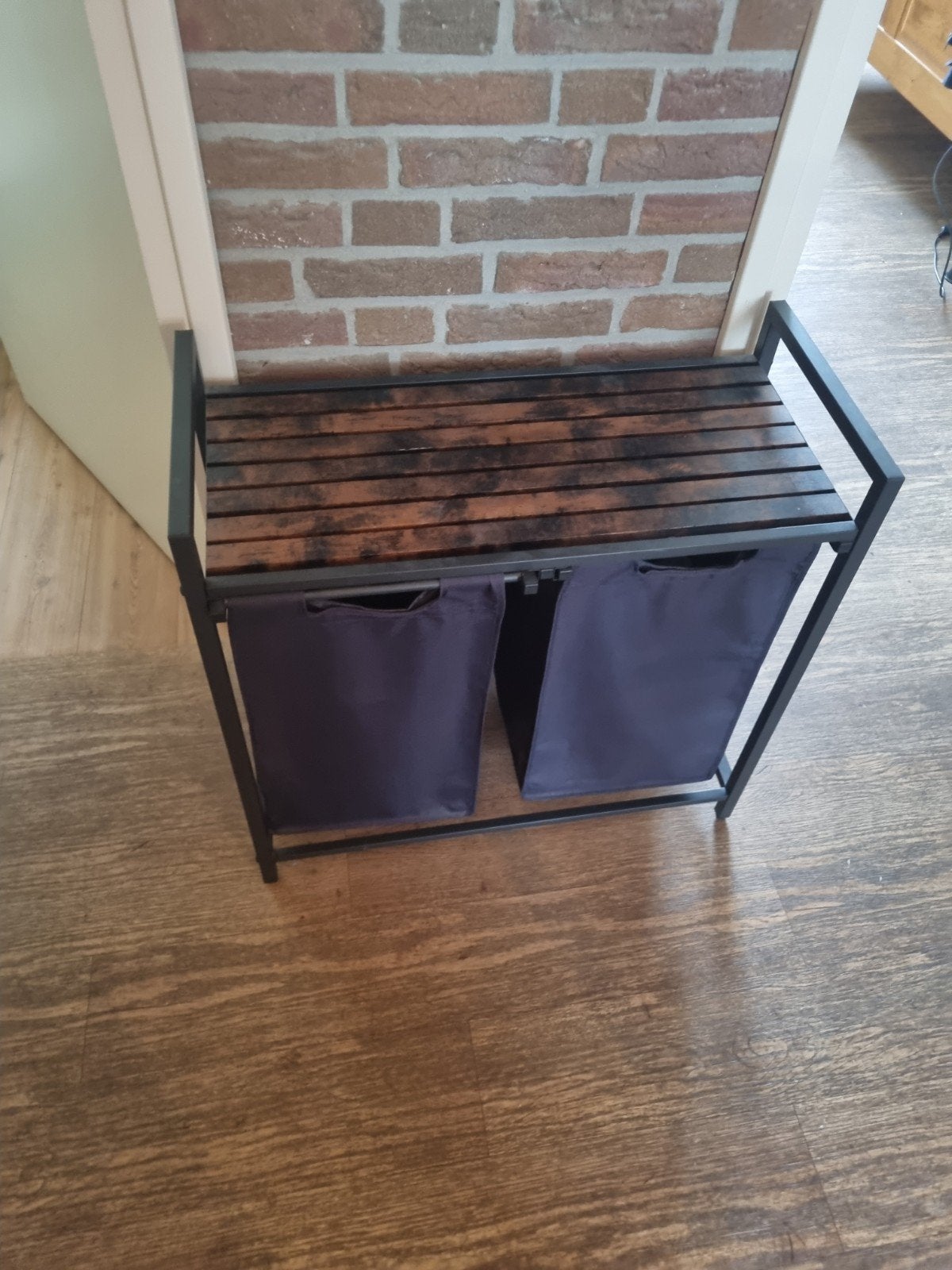 Wasmand met 2 vakken en houten blad, mag weg T.E.A.B., Ophalen, Gebruikt