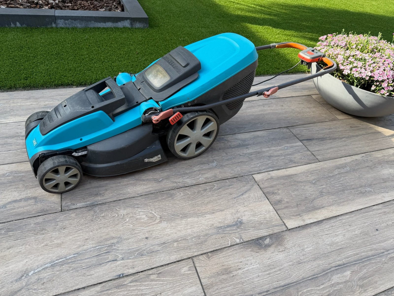 Gardena Grasmaaier 36E + gratis Gardena Verticuteerder EVC, Ophalen, Cirkelmaaier, Gebruikt, Elektrische grasmaaier