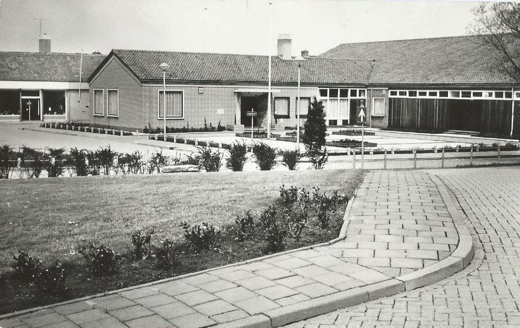 Ansichtkaart LEERBROEK  Raadhuisplein, Verzenden, Ongelopen, Utrecht