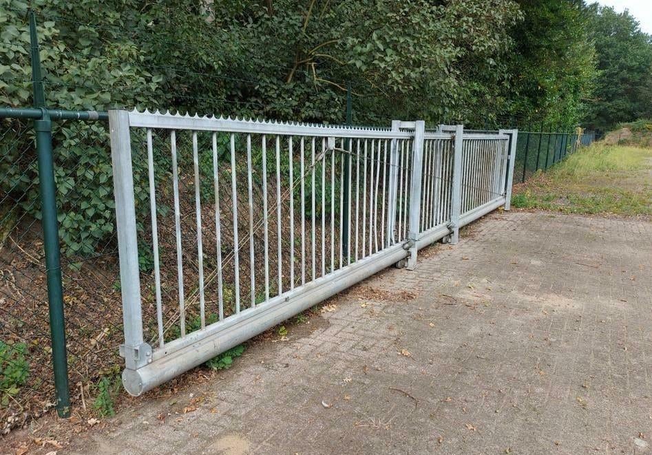 schuifpoort schuifhek 10 mtr. lang, 7,5 mtr. doorgang, Ophalen, Staal, Schuifpoort, Zo goed als nieuw