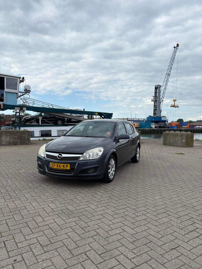 Opel Astra 1.6 16V 5D 85KW 2007 Grijs NEW APK, Auto's, Opel, Voorwielaandrijving, 15 km/l, 4 cilinders, 635 kg