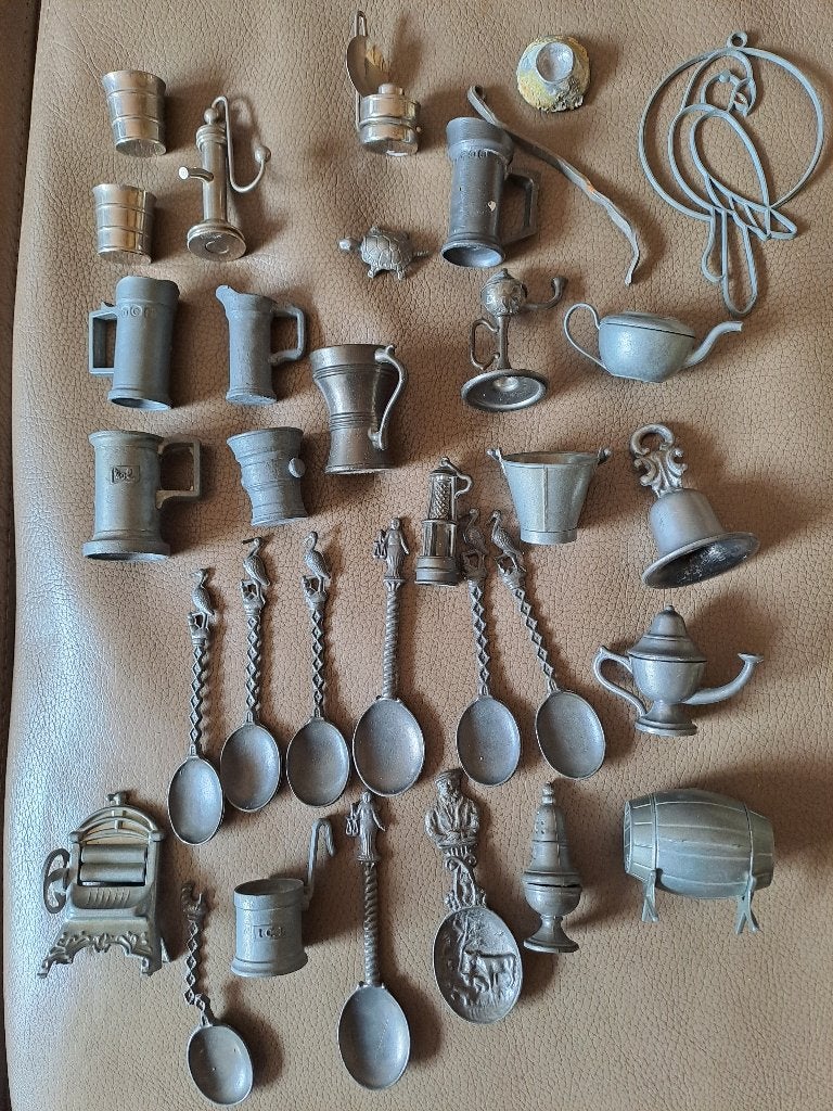 tin -  partijtje kleine tinnen voorwerpen ( ruim 1,3 kg), Ophalen of Verzenden