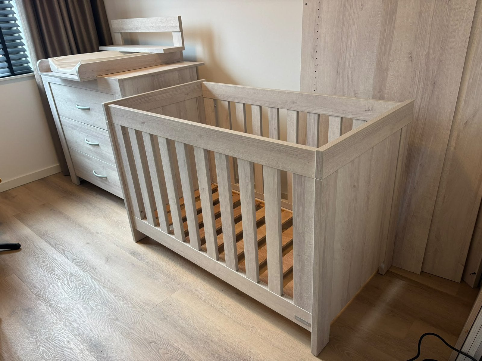 Complete babykamer set | ledikant, commode en kledingkast, Ophalen, Zo goed als nieuw, Jongetje of Meisje