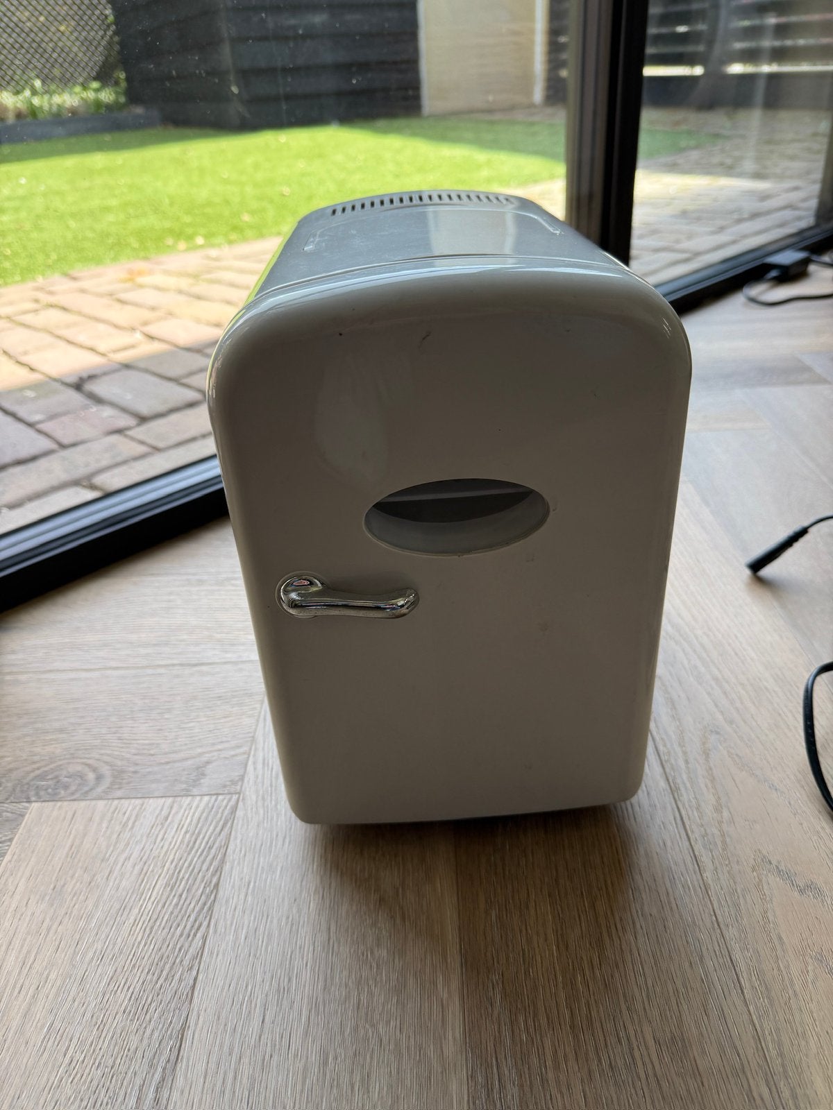 Mini koelkast 12v en 220v, Caravans en Kamperen, Ophalen of Verzenden, Zo goed als nieuw, Elektrisch