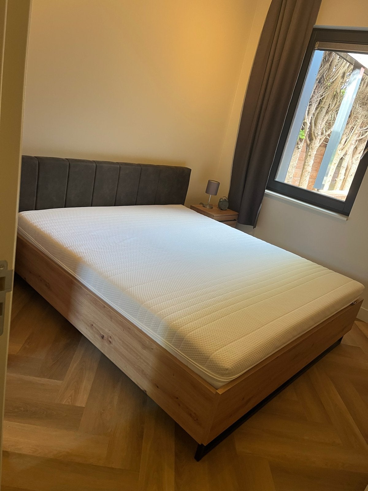 IKEA ÅNNELAND matras 180 x 200 cm, zo goed als nieuw, Huis en Inrichting, Slaapkamer | Matrassen en Bedbodems, Ophalen, Tweepersoons