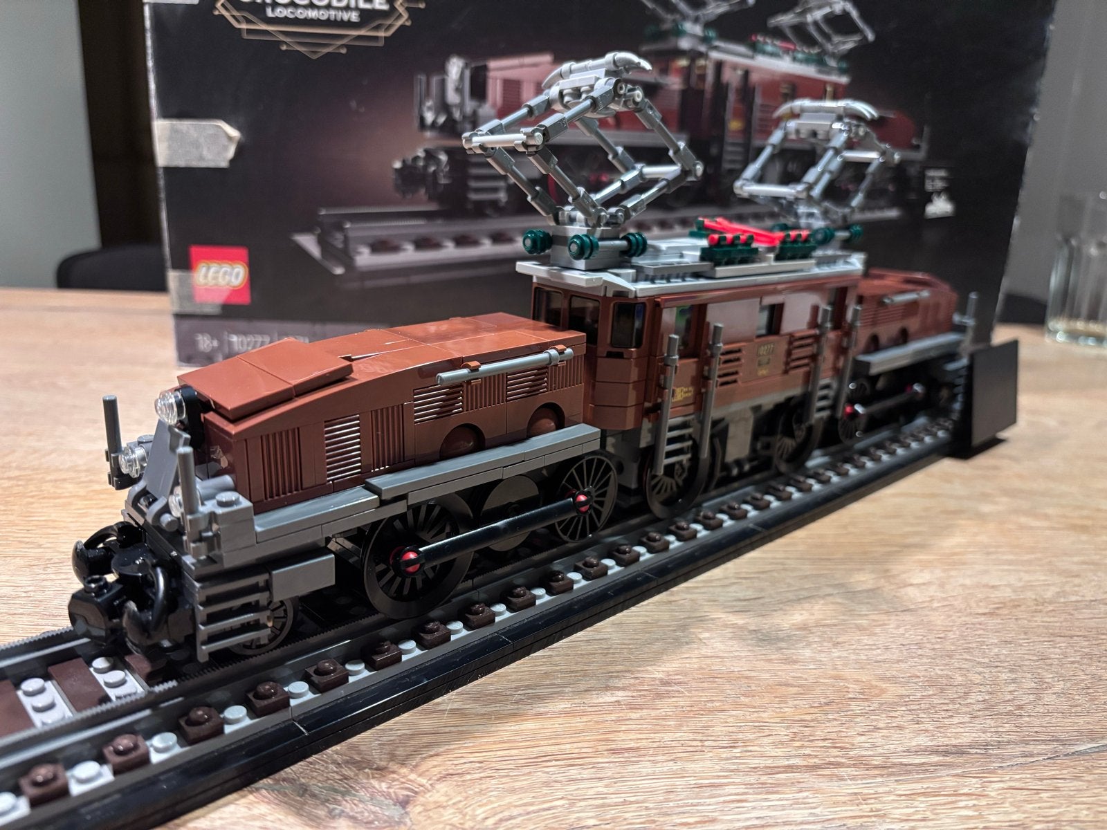 Lego Locomotief 10277 met 2x MOC wagons, Ophalen of Verzenden, Zo goed als nieuw