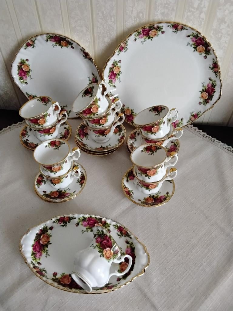 Alles Royal Albert 9, Ophalen of Verzenden