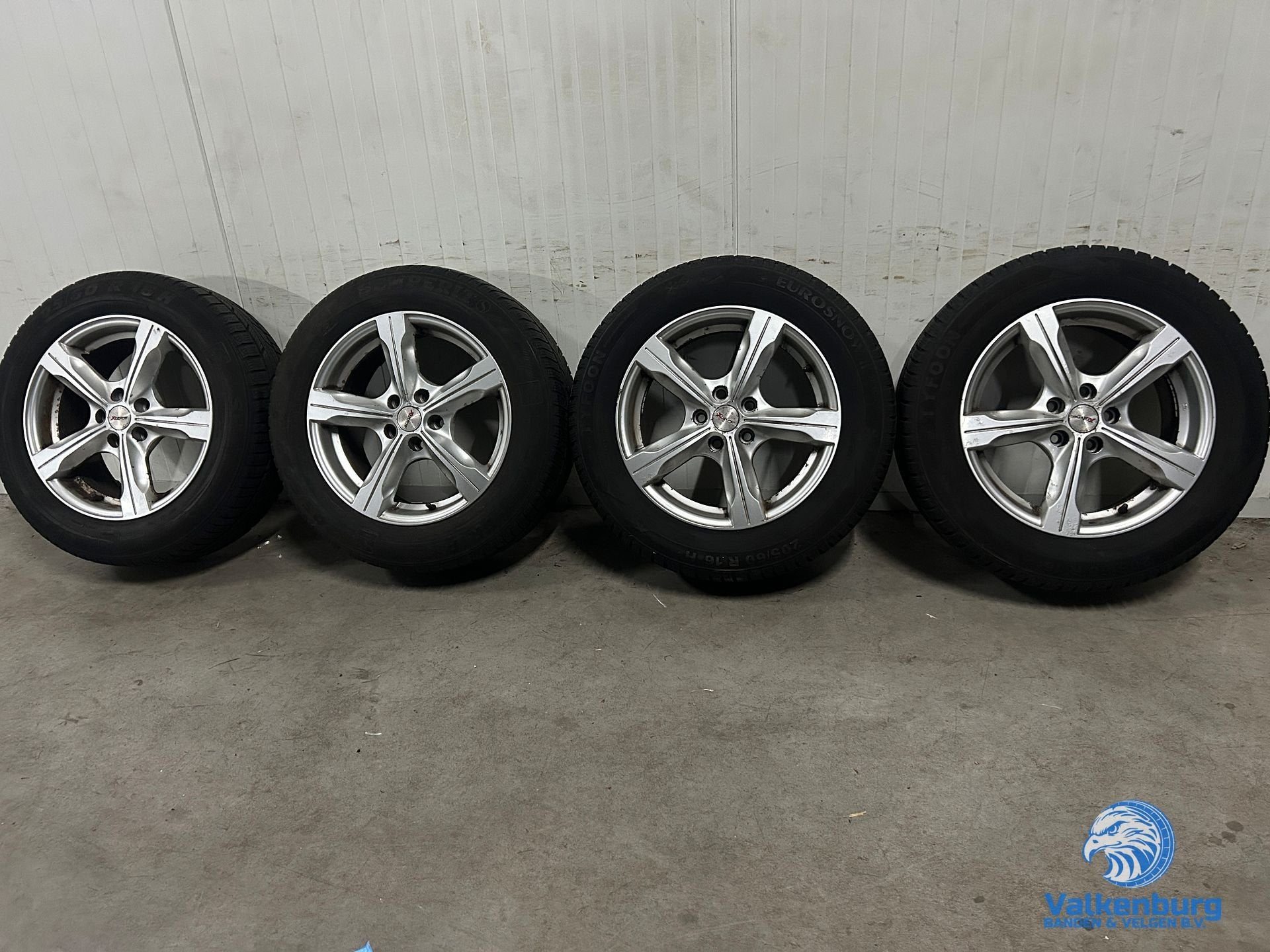 7-8mm! Opel Astra J 16 inch velgen 5x105 winterbanden 205/60, Auto-onderdelen, Gebruikt, -, Banden en Velgen, -