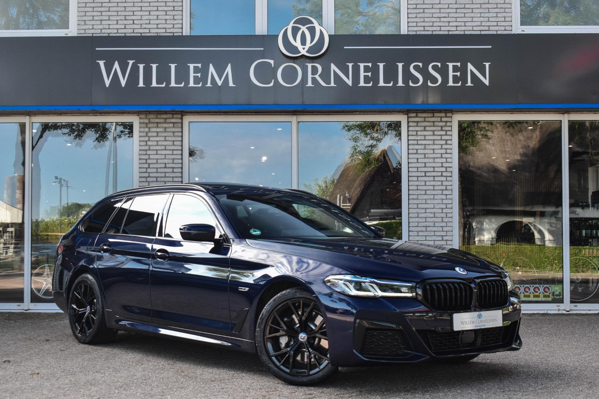 BMW 5-serie Touring 530e Aut. M-Sport Pano HUD Laser Comf Ze, Achterwielaandrijving, Gebruikt, 4 cilinders, Blauw