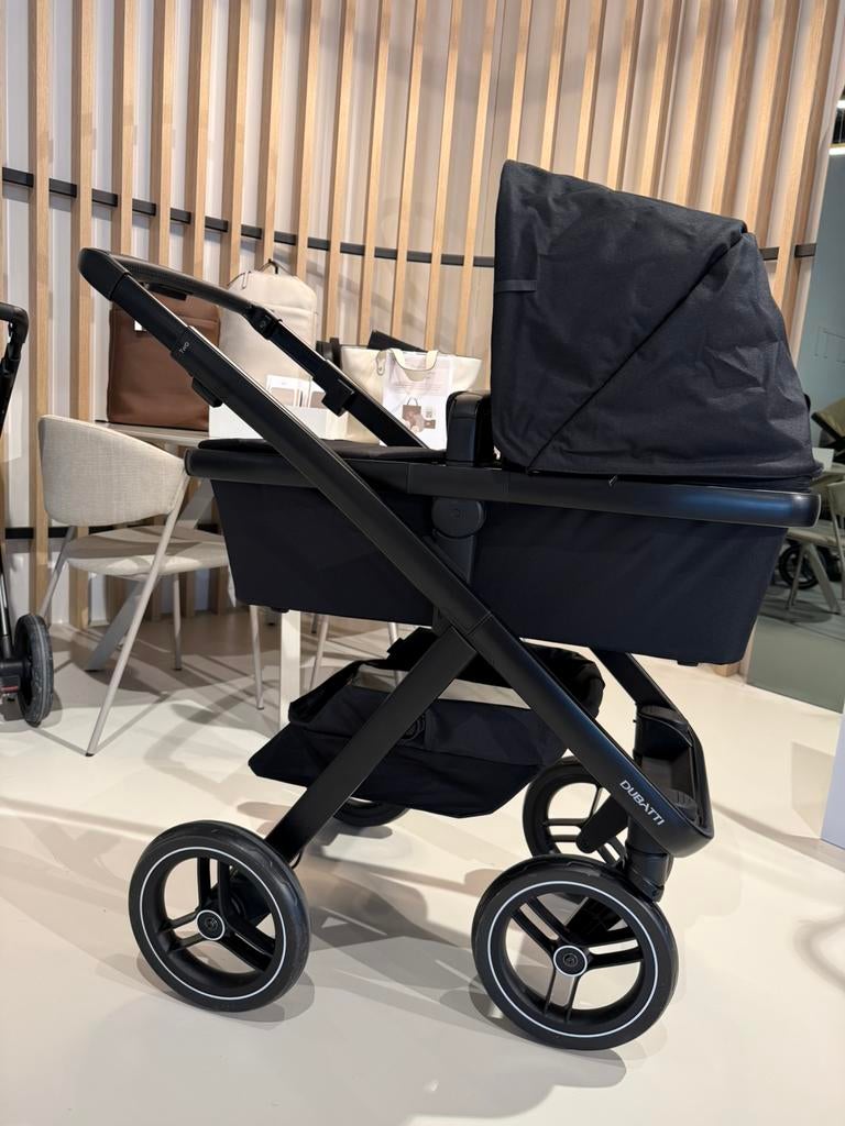 Kinderwagen Dubatti Two Carbon Black 3-1, Kinderen en Baby's, Buggy's, Zo goed als nieuw, Zonnekap, Ophalen