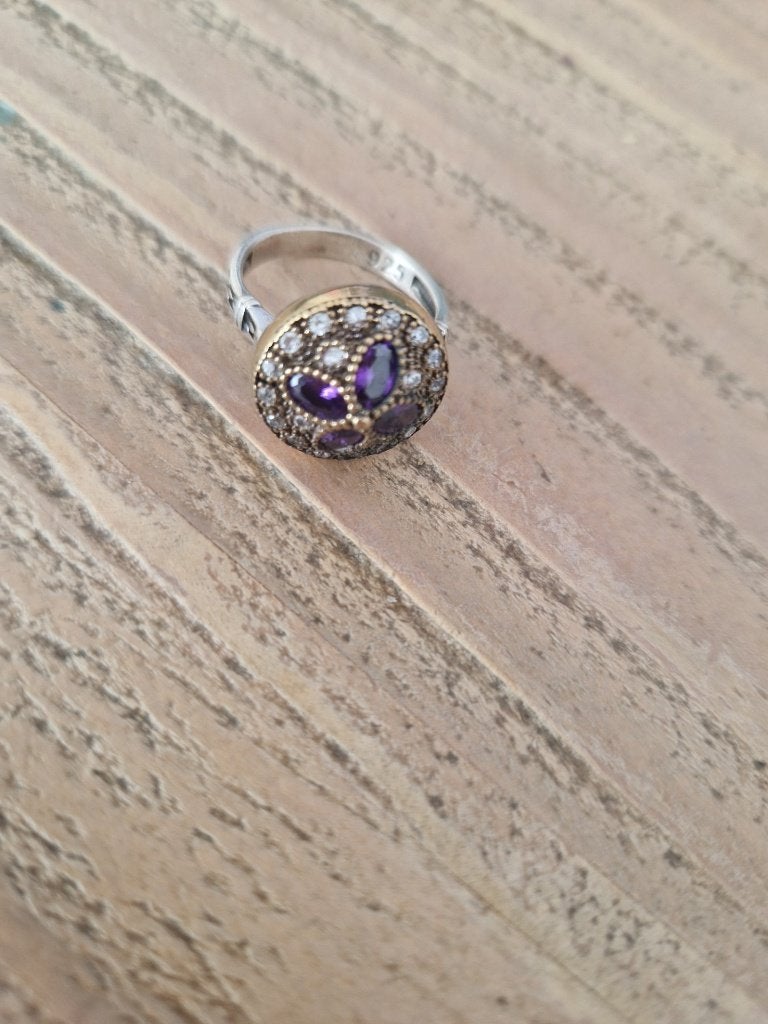 Antieke, zilveren ring met amethist. Mt 15,5.