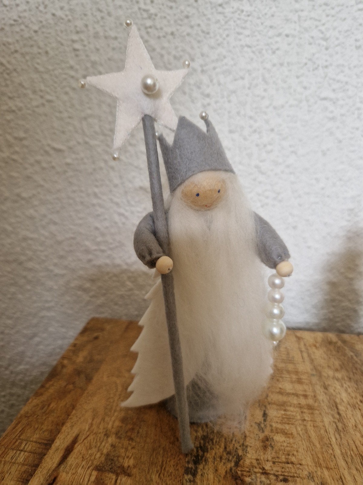 Voor de seizoenstafel, Koning Winter, wolvilt, Ophalen of Verzenden, Nieuw, Figuurtje(s), Wolvilt