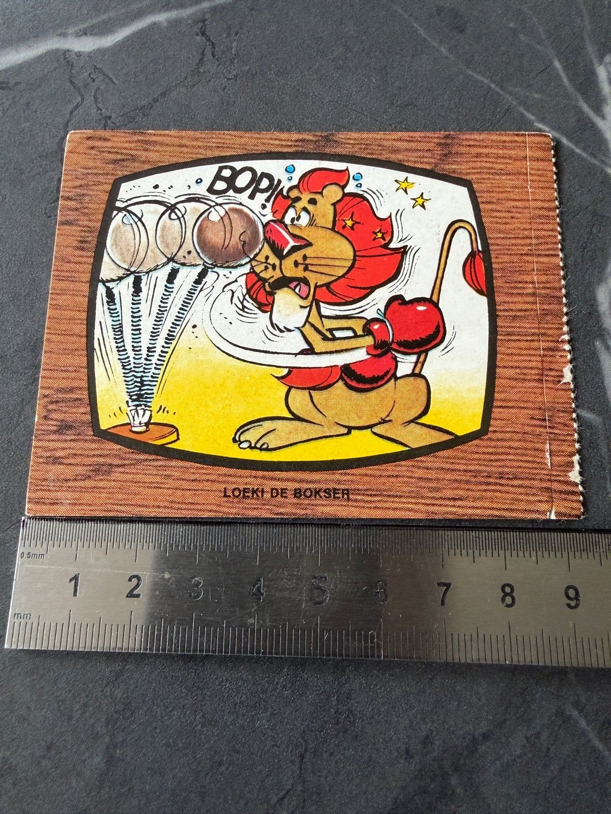 Vintage Loeki de Leeuw sticker - Nutricia - Bokser, Verzamelen, Ophalen, Gebruikt, Film, Tv of Omroep