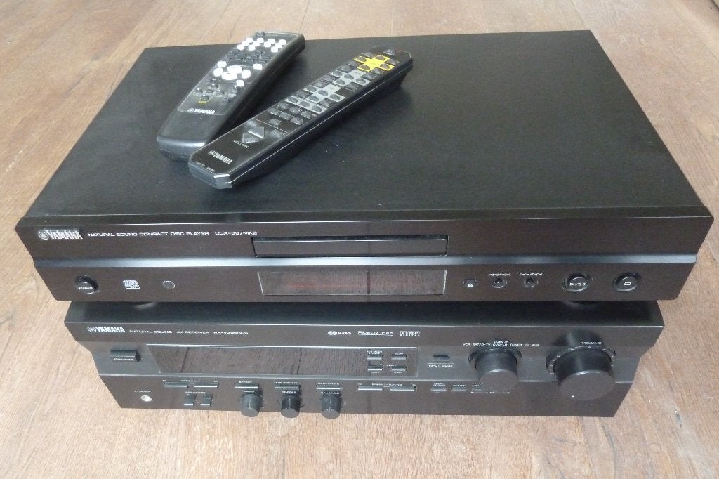 YAMAHA Receiver + CD-Speler en Afst Bed (2) - ALS NIEUW !!, Overige merken, Zo goed als nieuw, Tuner of Radio, Losse componenten