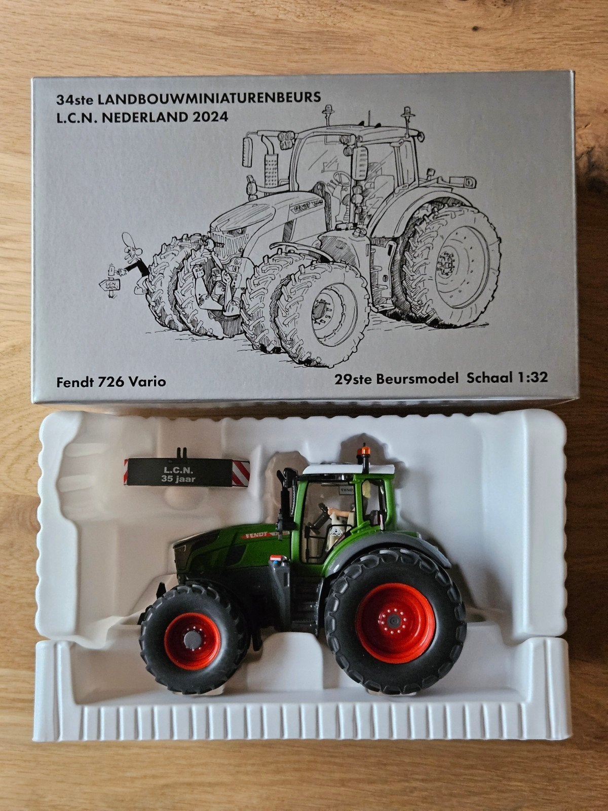 LCN Beursmodel 2024 Fendt 726 Vario 1:32 Siku, Ophalen of Verzenden, Nieuw, Tractor of Landbouw, SIKU