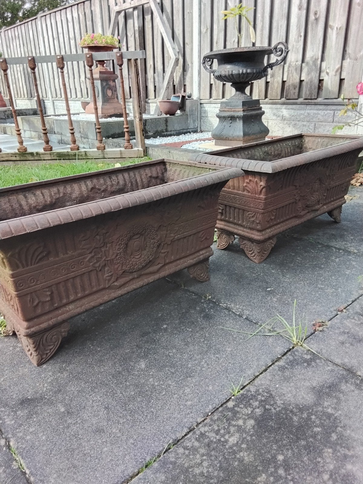 Antieke gietijzeren bloembakken - Set van 2, Tuin en Terras, Ophalen, Gebruikt, 100 cm of meer, Balkon