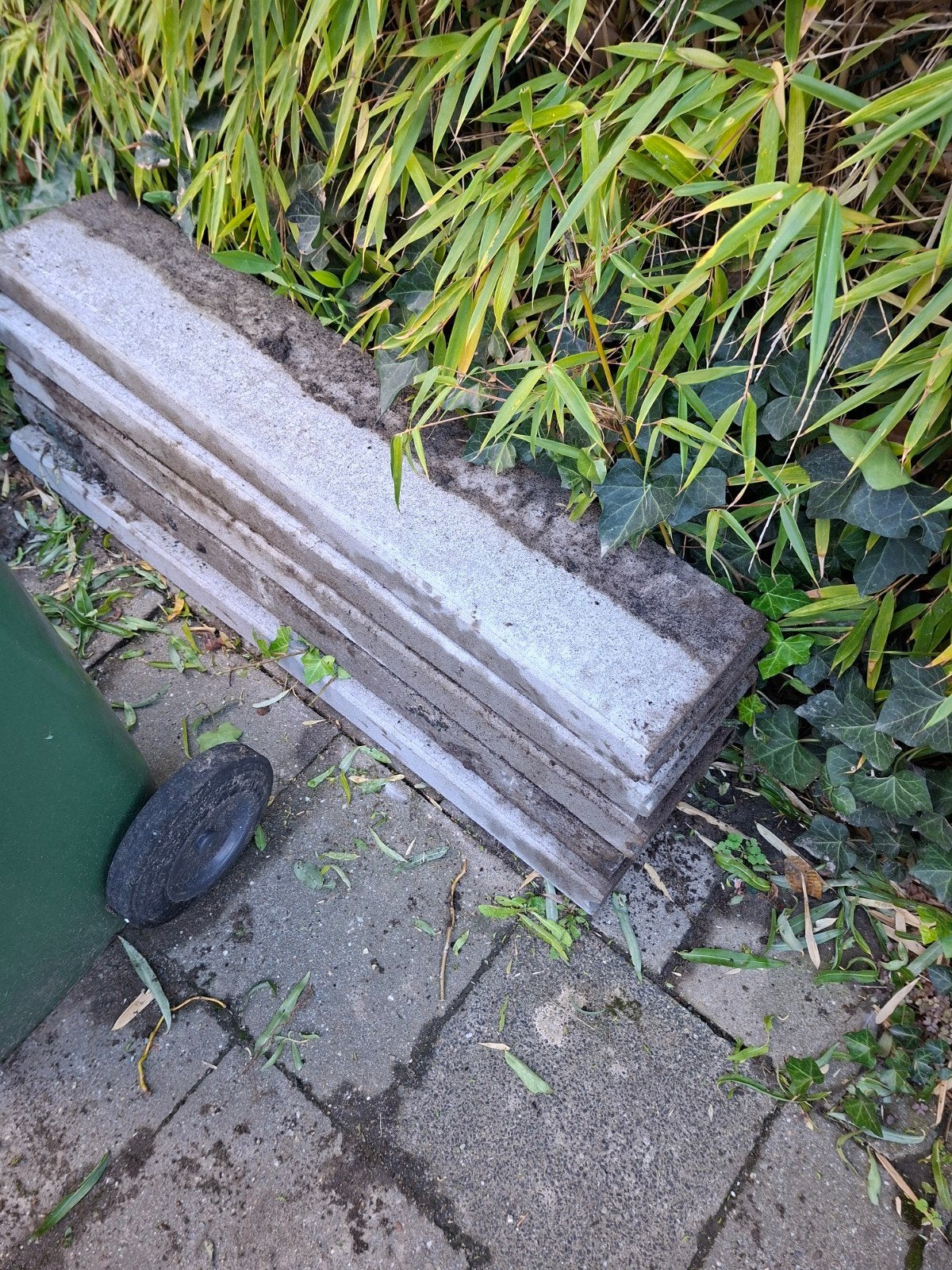 banden 16 stuks en 8 stoepranden (zwaar), Tuin en Terras, Ophalen, Gebruikt, Minder dan 100 cm